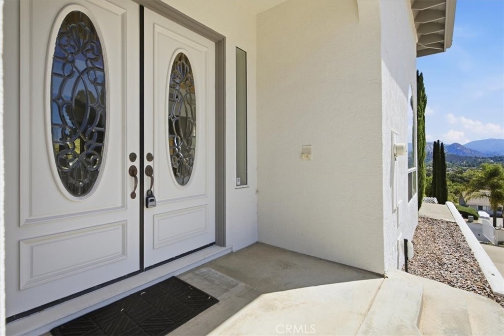 16262 Oak Springs Property Photo 5
