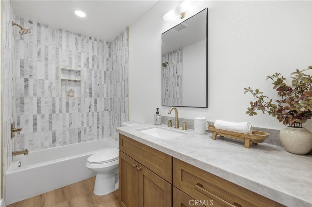 4529 Pepperwood Avenue Property Photo 11