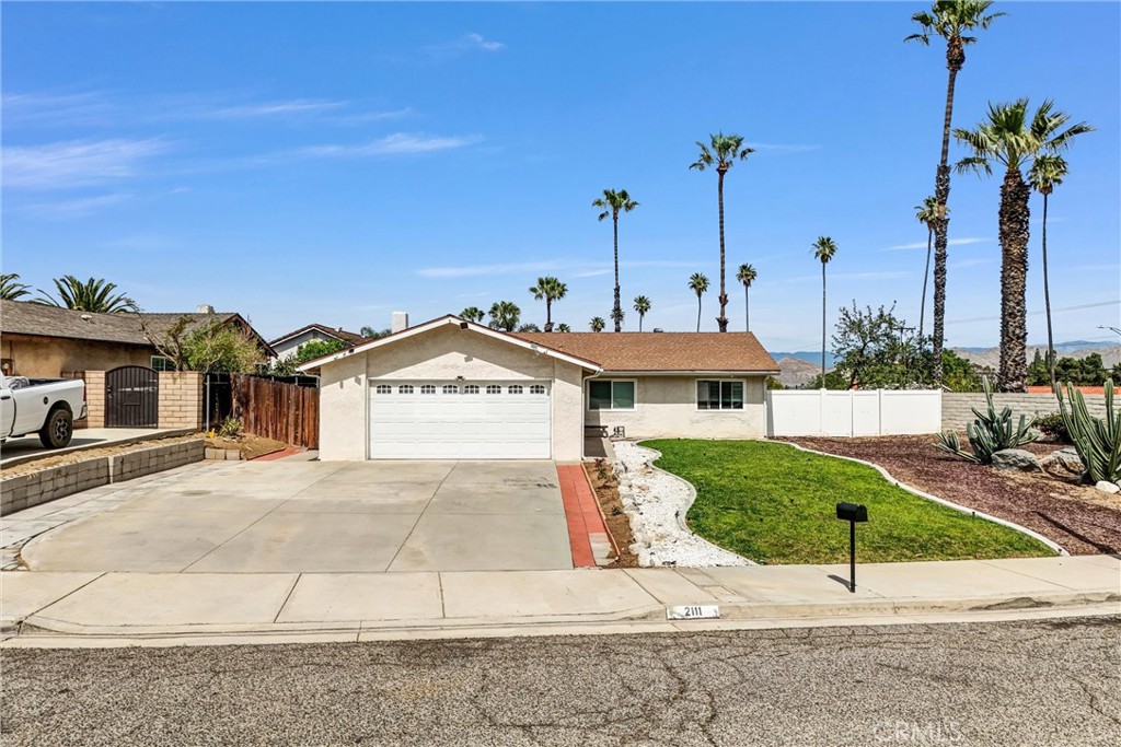 2111 Whitestone Drive Property Photo 4