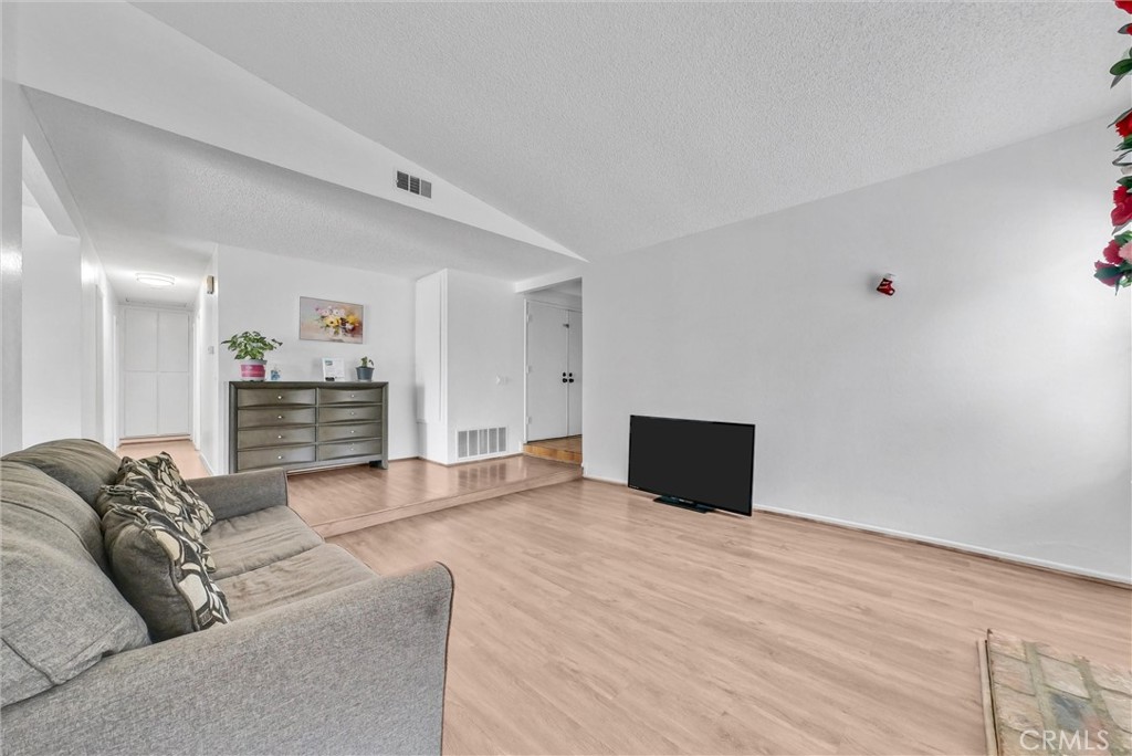 2111 Whitestone Drive Property Photo 9