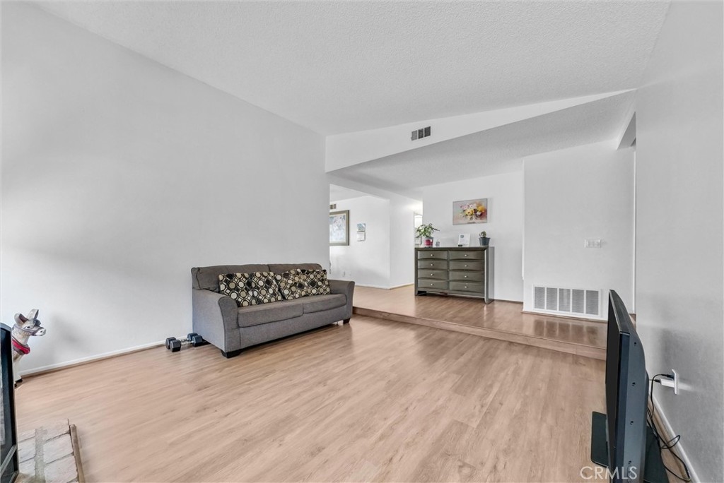 2111 Whitestone Drive Property Photo 10