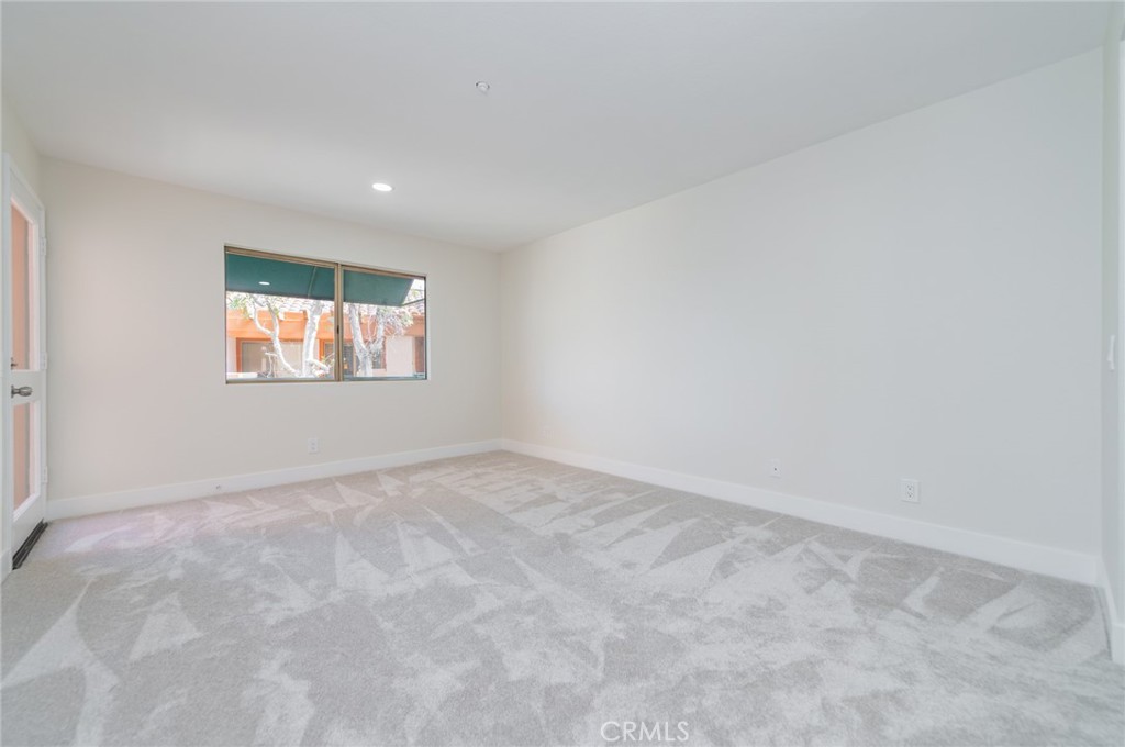46 Villa Point Property Photo 19