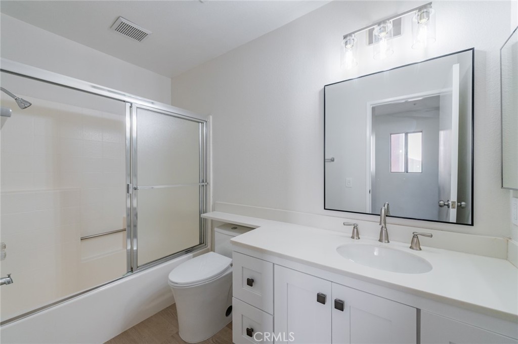 46 Villa Point Property Photo 26