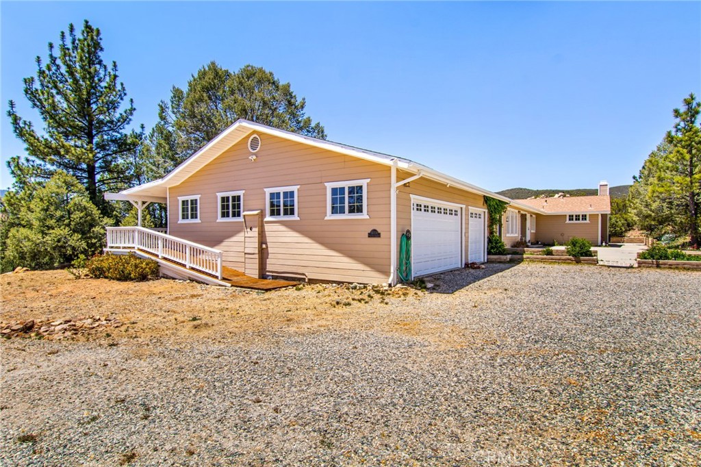 36350 Butterfly Peak Property Photo 3