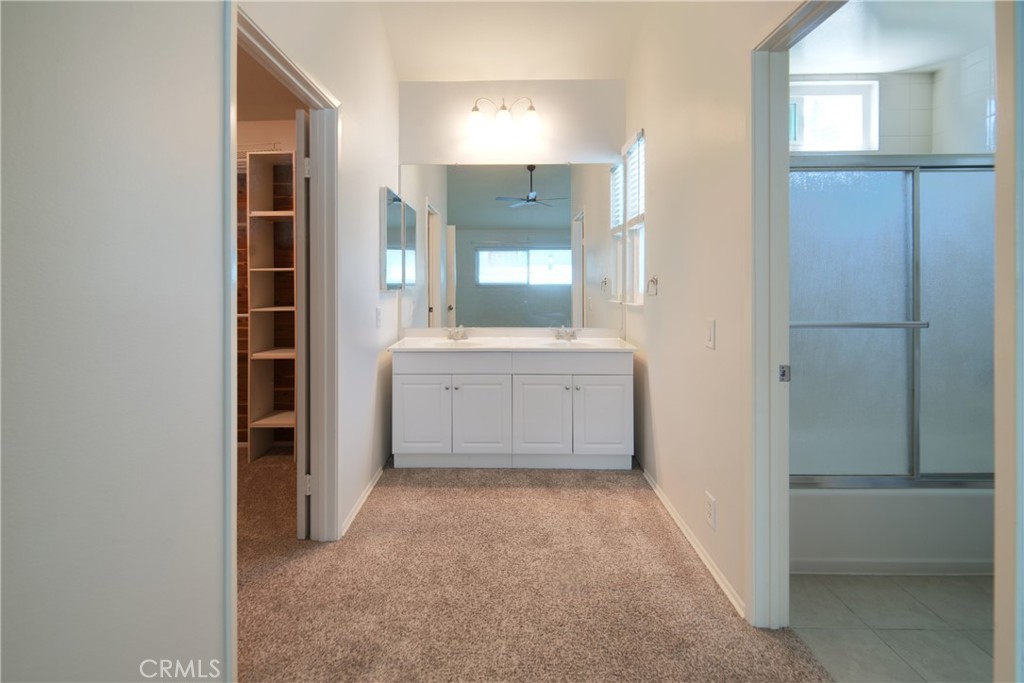 700 E Lake Drive 52 Property Photo 18