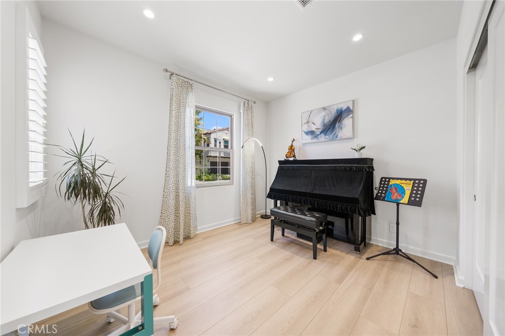 246 Canterbury Property Photo 19