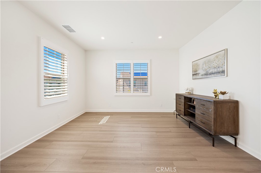246 Canterbury Property Photo 25