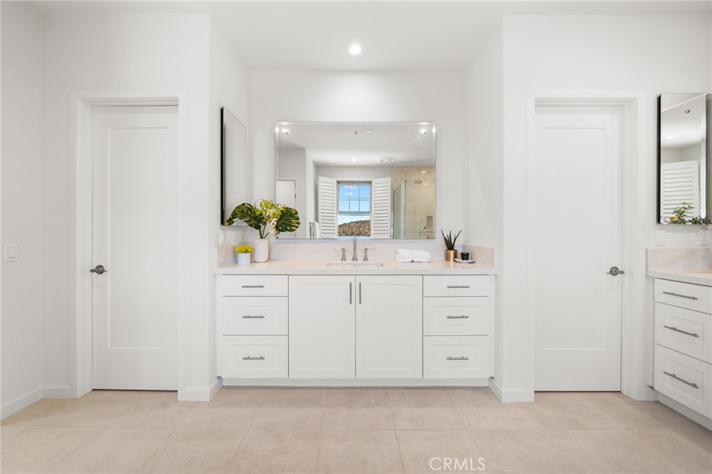 246 Canterbury Property Photo 35
