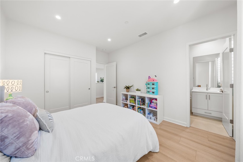 246 Canterbury Property Photo 45