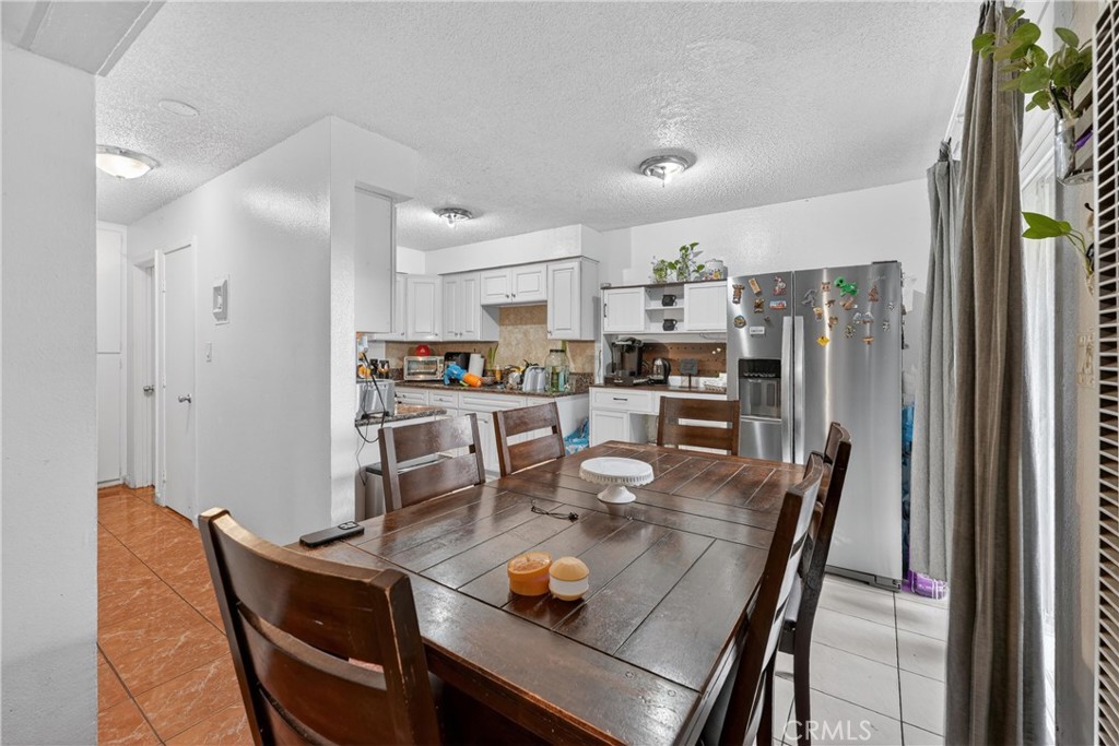 2211 S Fairview Property Photo 8