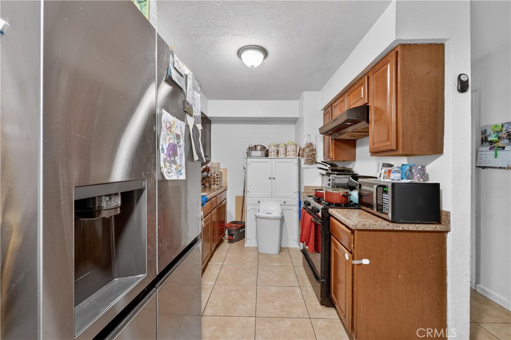 2211 S Fairview Property Photo 19