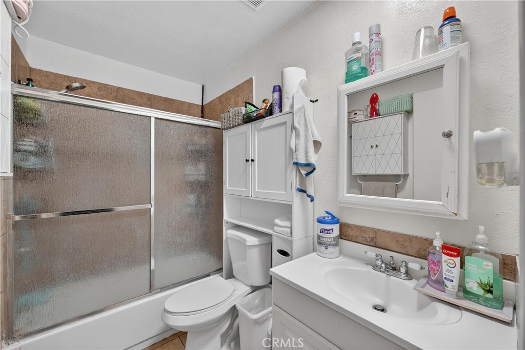 2211 S Fairview Property Photo 28