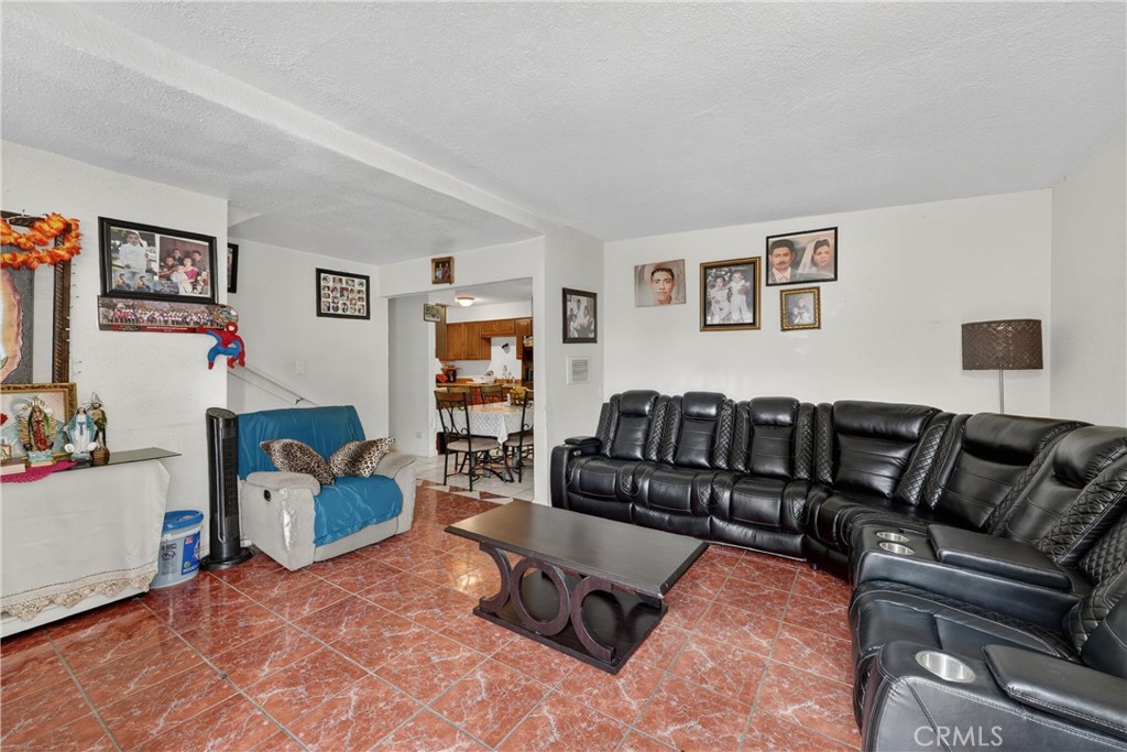 2211 S Fairview Property Photo 34