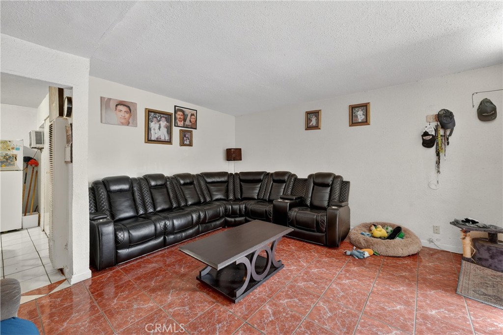 2211 S Fairview Property Photo 35