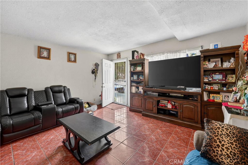 2211 S Fairview Property Photo 36