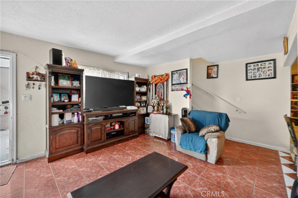 2211 S Fairview Property Photo 37