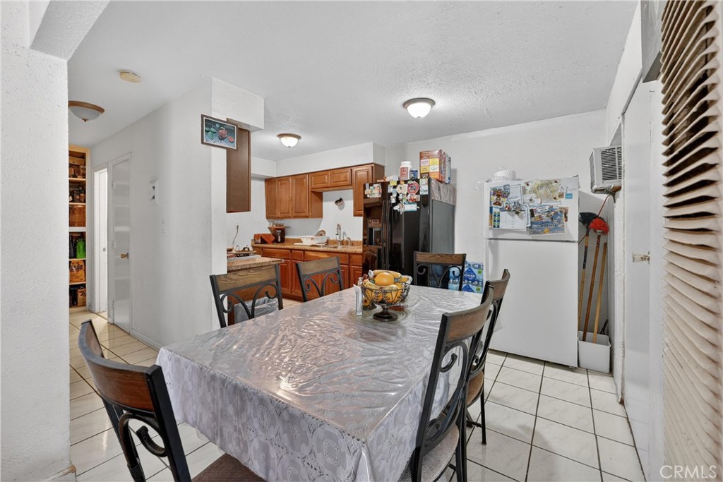 2211 S Fairview Property Photo 39