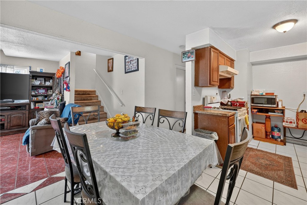 2211 S Fairview Property Photo 40
