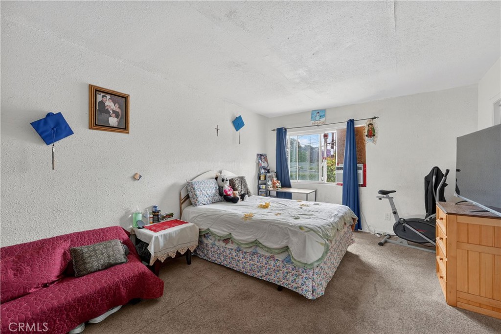 2211 S Fairview Property Photo 45