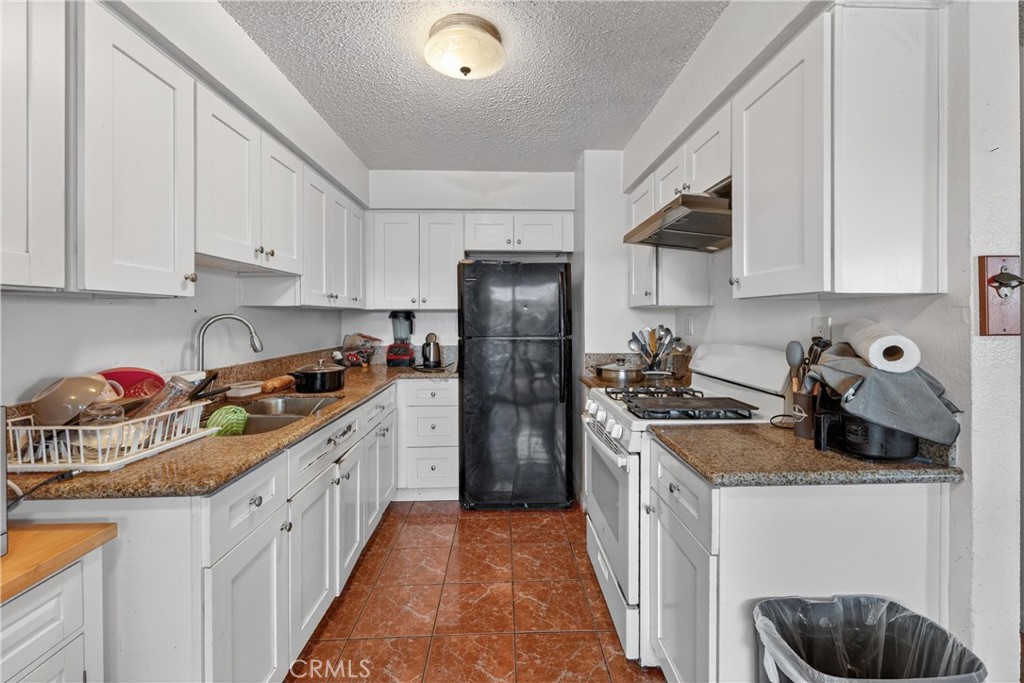 2211 S Fairview Property Photo 51