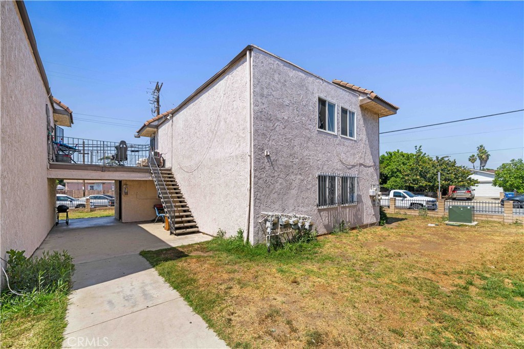 669 ,687,651 Weber St. Property Photo 10