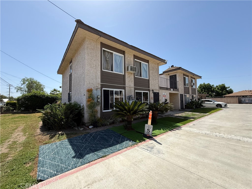 669 ,687,651 Weber St. Property Photo 13