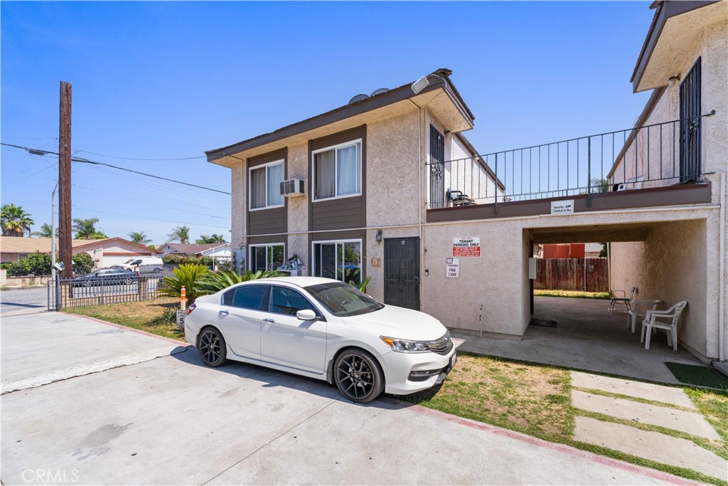 669 ,687,651 Weber St. Property Photo 15