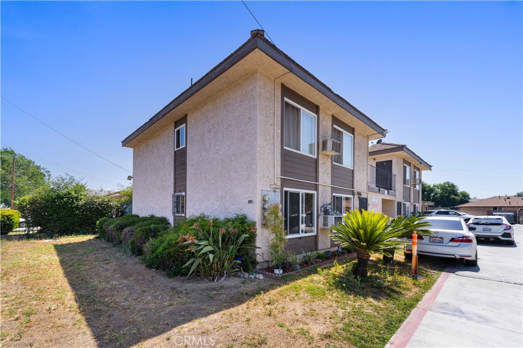 669 ,687,651 Weber St. Property Photo 17