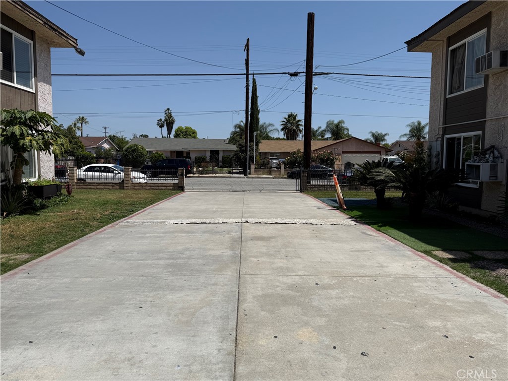 669 ,687,651 Weber St. Property Photo 30