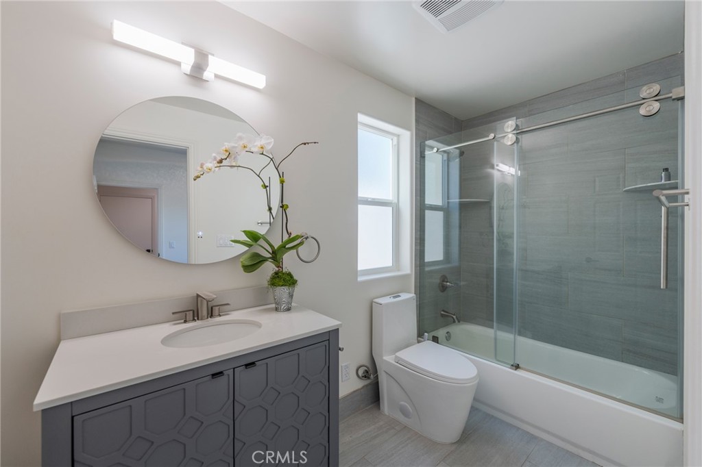 712 N Chestnut Avenue Property Photo 8