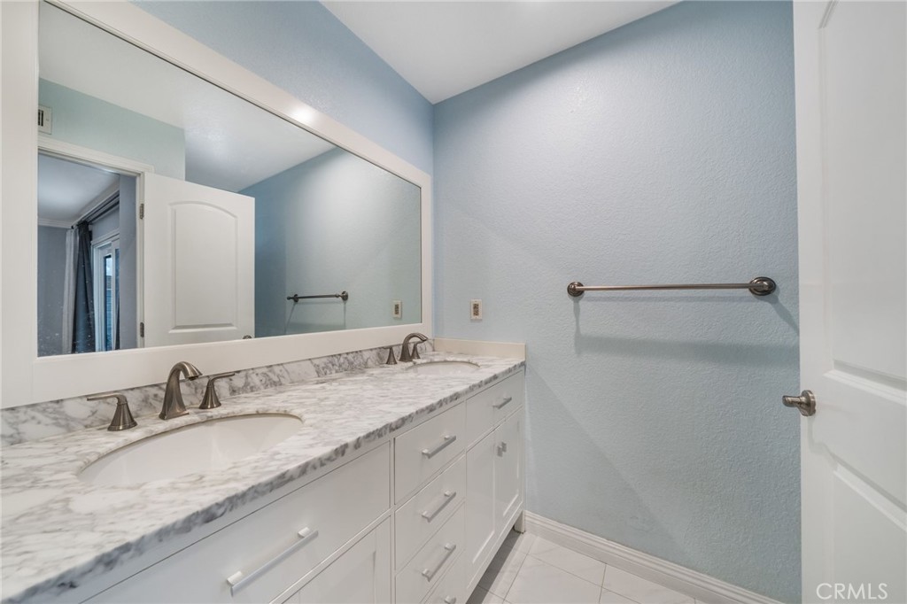 13706 Monterey Ave Property Photo 22