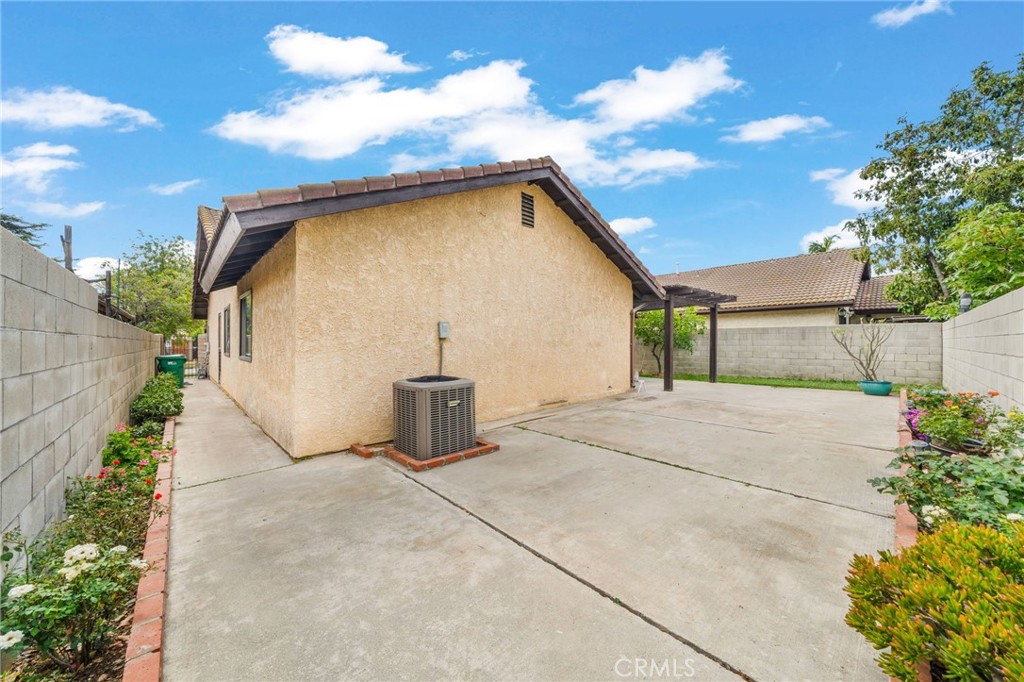 13706 Monterey Ave Property Photo 27