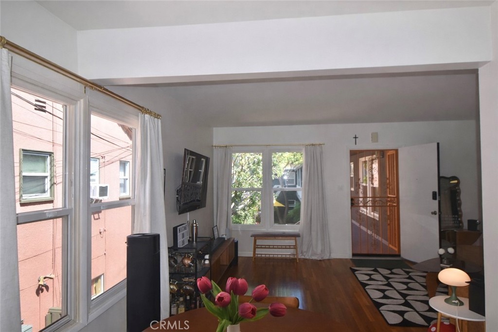 1334 E 1st Street 12 Property Photo 18