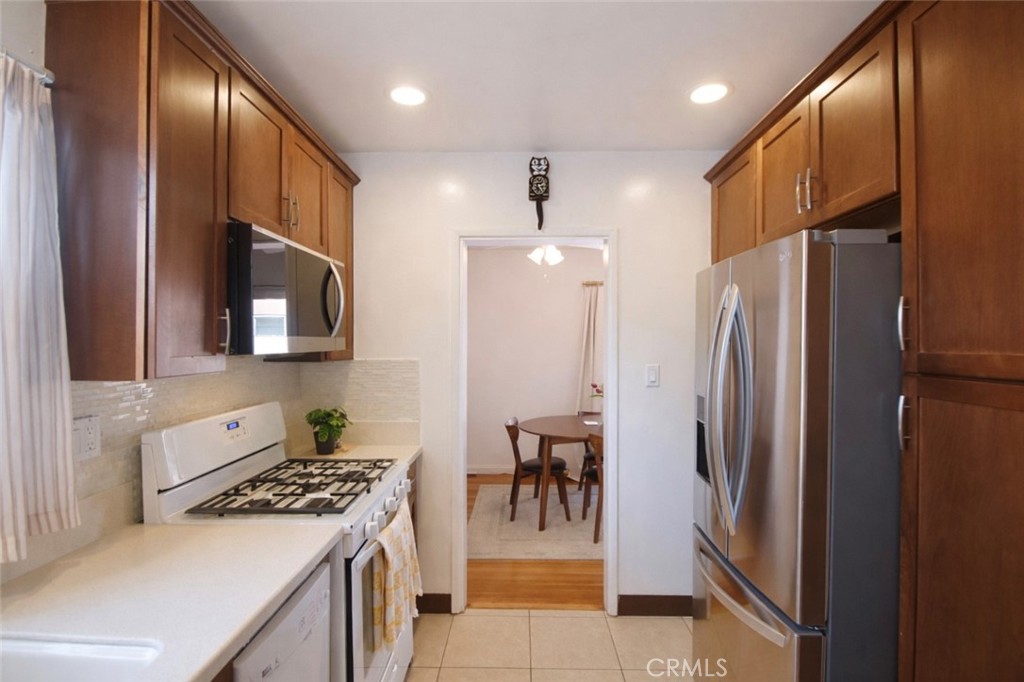 1334 E 1st Street 12 Property Photo 21