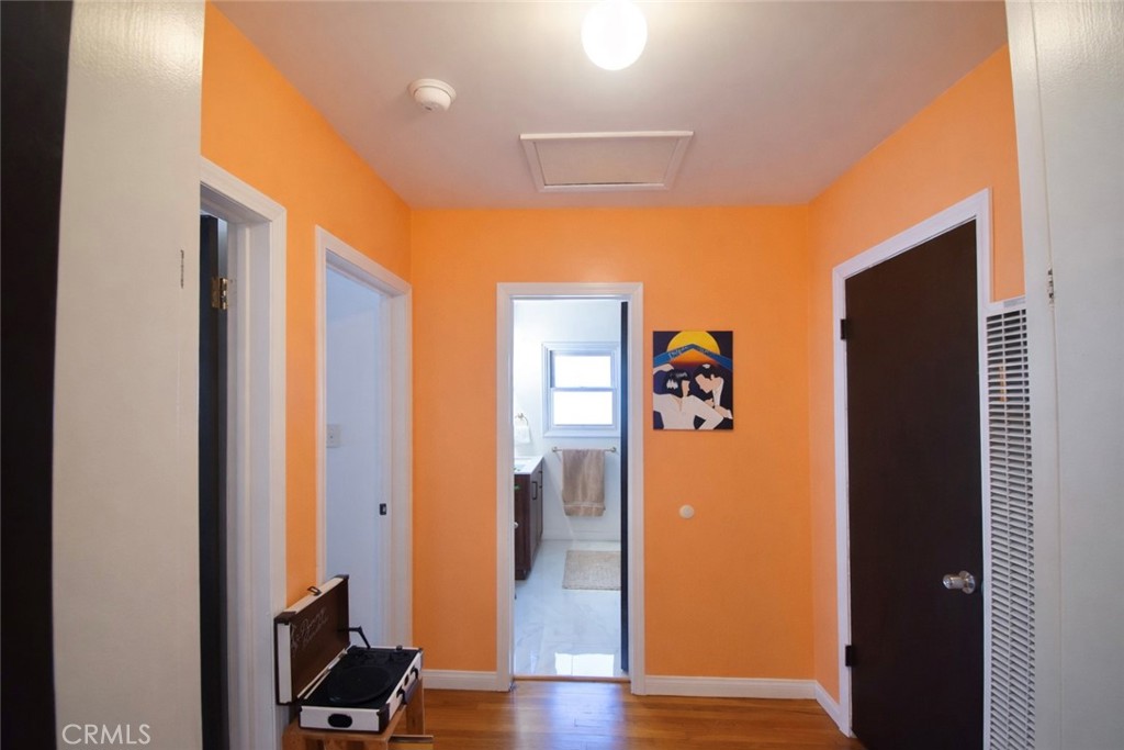 1334 E 1st Street 12 Property Photo 23