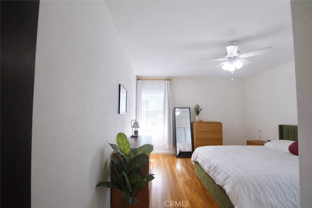 1334 E 1st Street 12 Property Photo 28