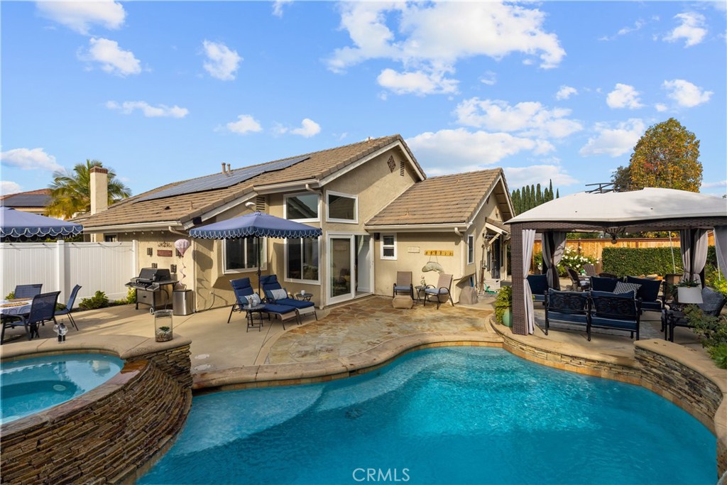 25662 Cresta Loma Property Photo 1