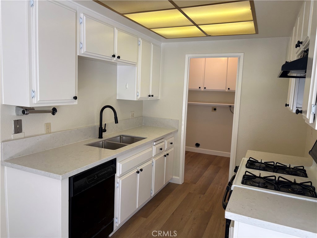 20470 Elm Hill Lane Property Photo 1