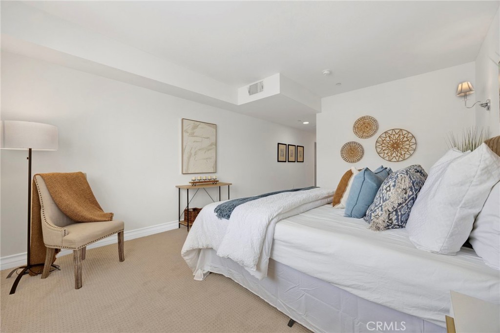 1726 S Bentley Avenue 403 Property Photo 15