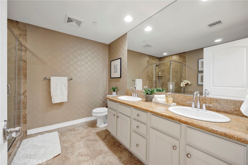 1726 S Bentley Avenue 403 Property Photo 18