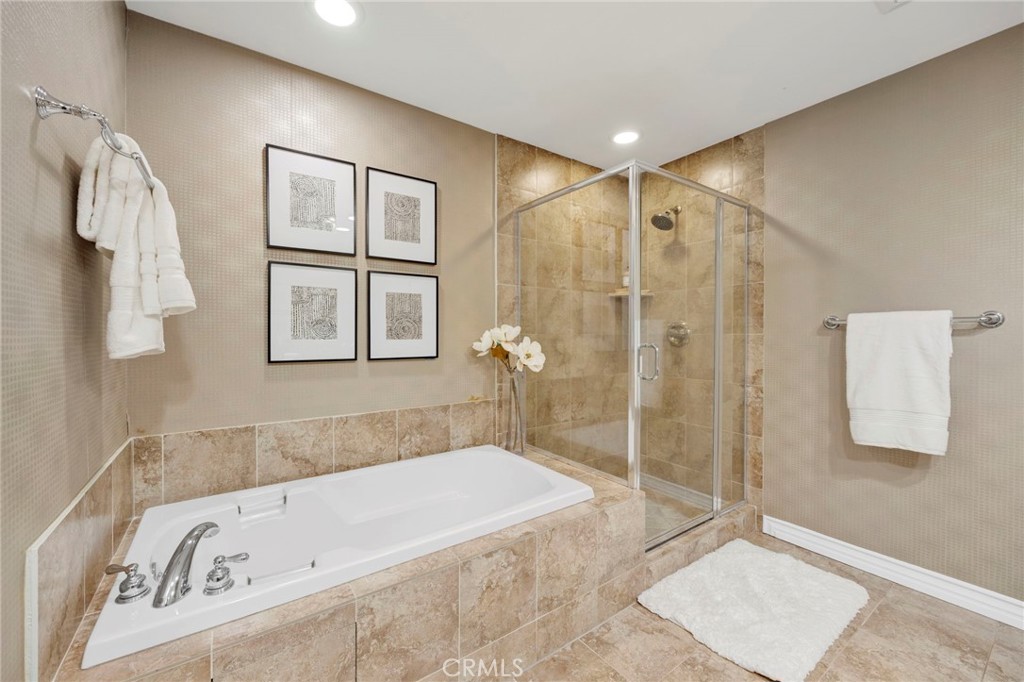 1726 S Bentley Avenue 403 Property Photo 19