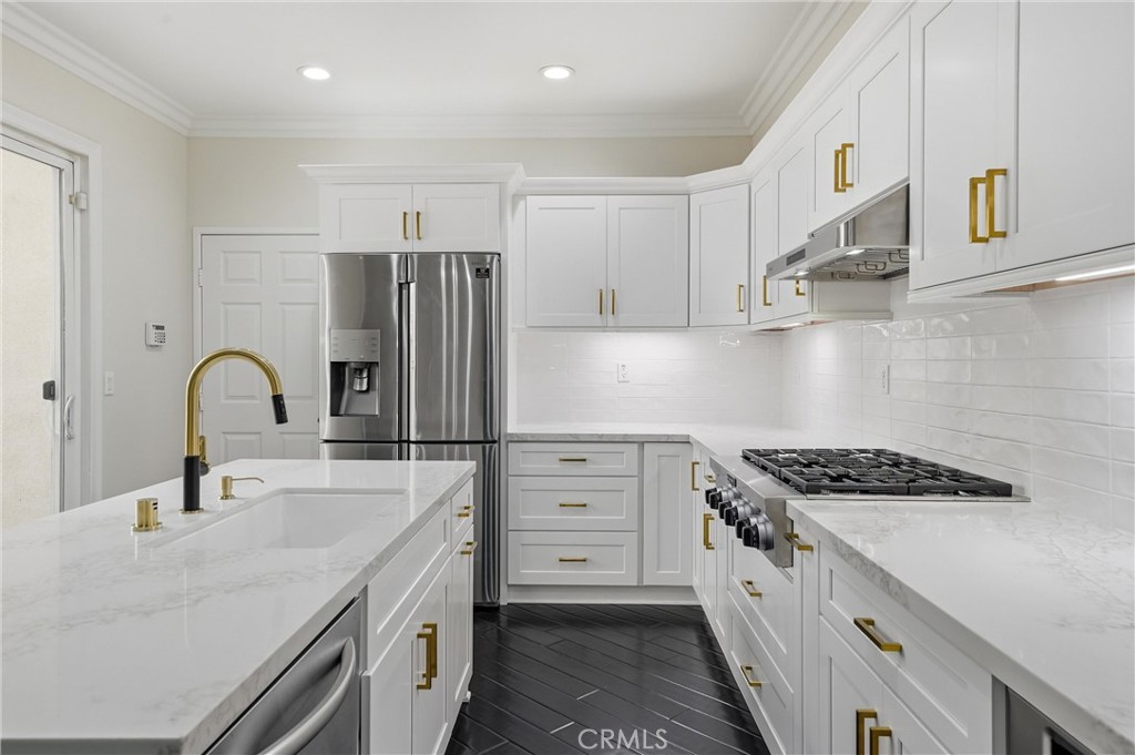 5 Azara Property Photo 12