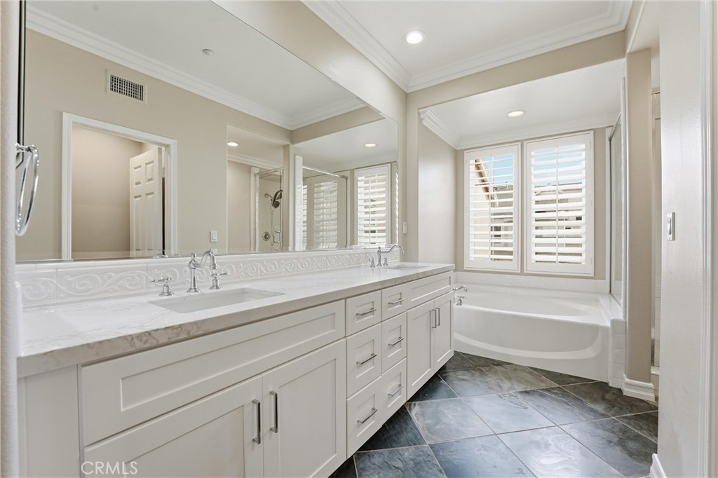 5 Azara Property Photo 22