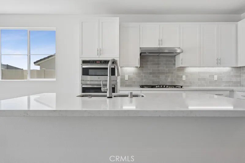 28916 Vertex Way Property Photo 3