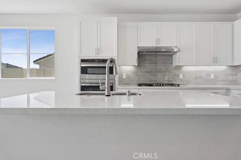28916 Vertex Way Property Photo 3