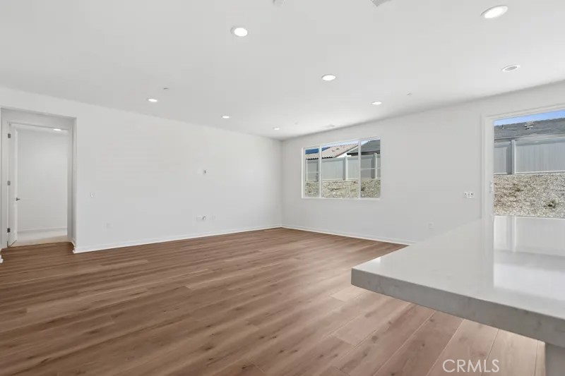 28916 Vertex Way Property Photo 6