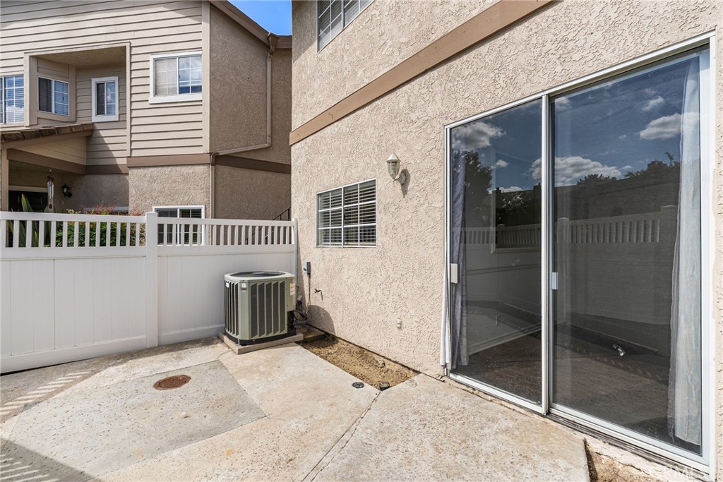 24304 Val Verde Court Property Photo 12