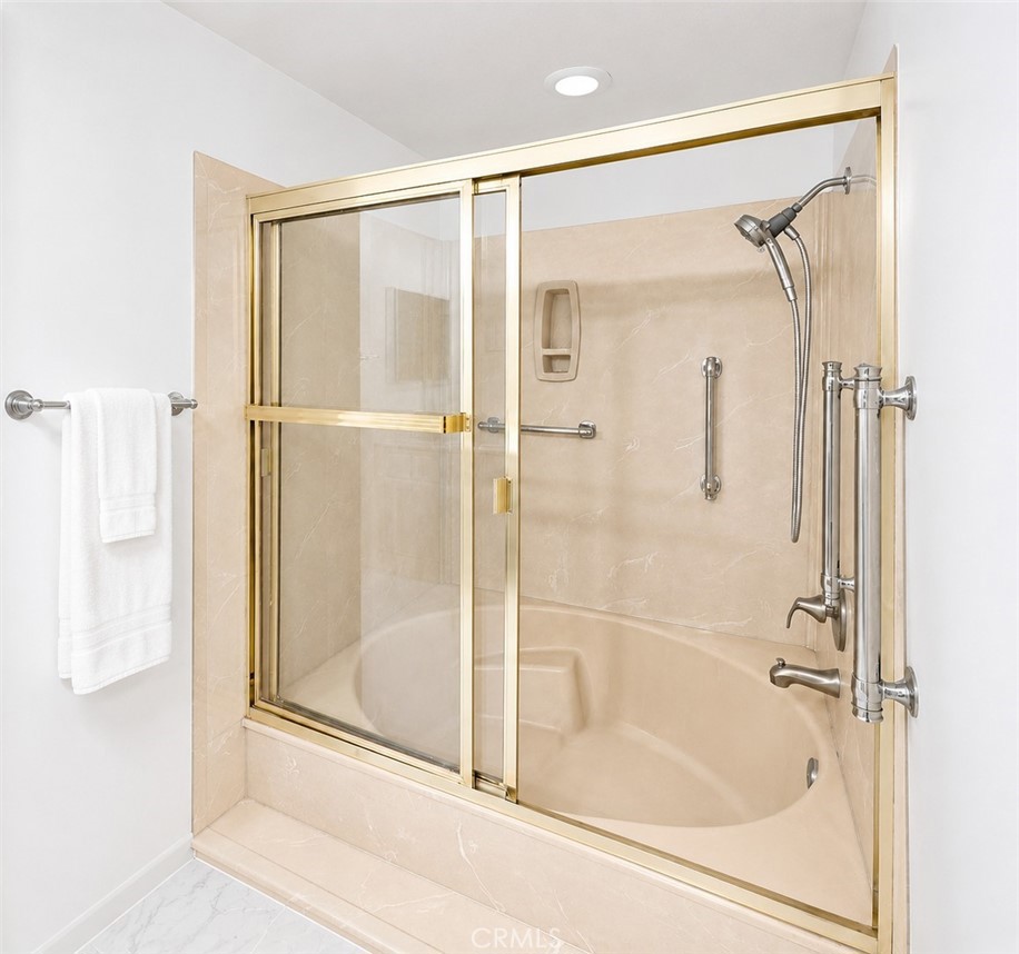 24364 Hilton Way Property Photo 10