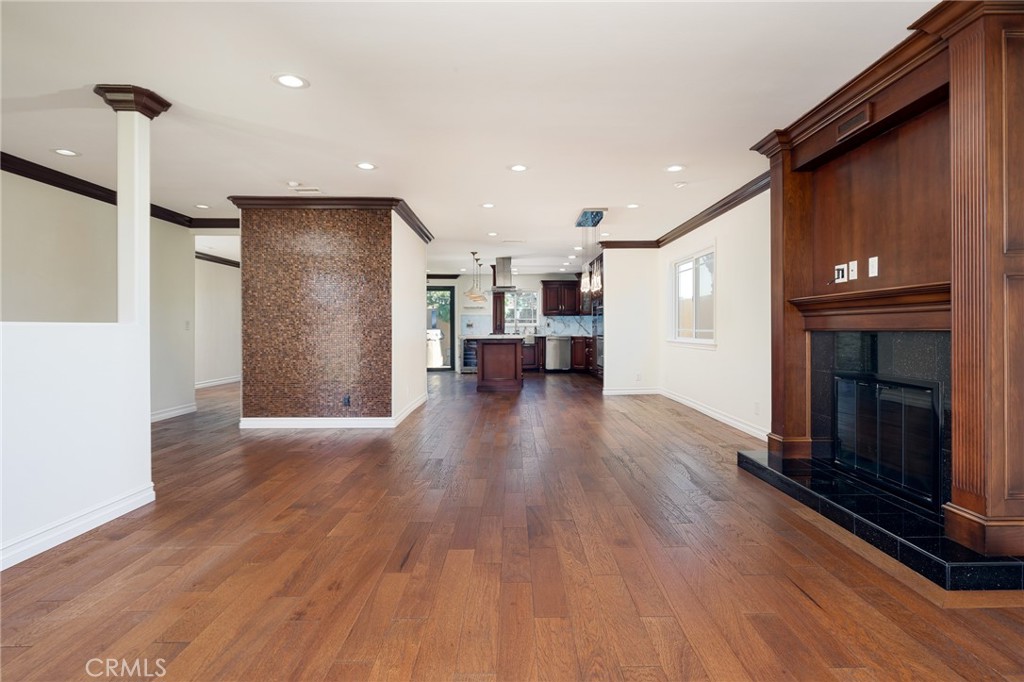 8562 Sandy Hook Property Photo 6