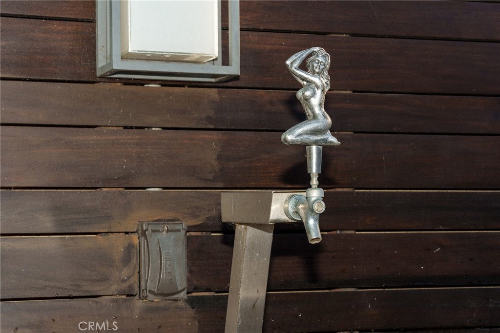 8562 Sandy Hook Property Photo 17